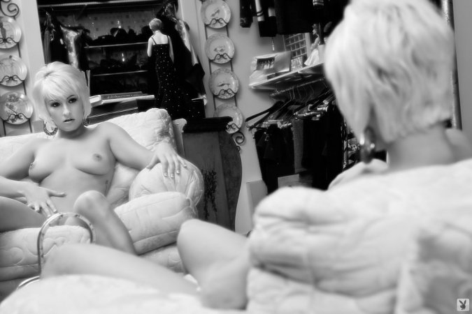 Felicia Taylor – Mirror and the blonde. photo 13