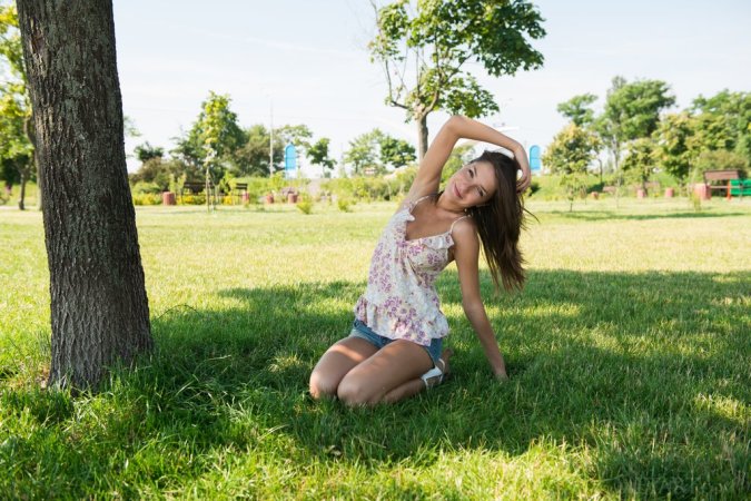 Semmi A – Awesome babe outdoors photo 3