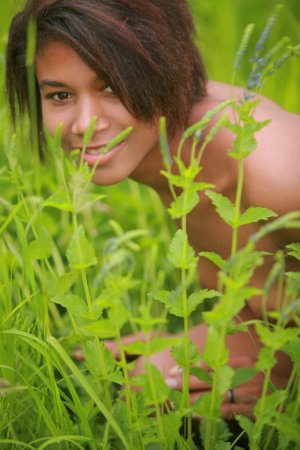 Kirsay A – Naked babe in the field photo 15