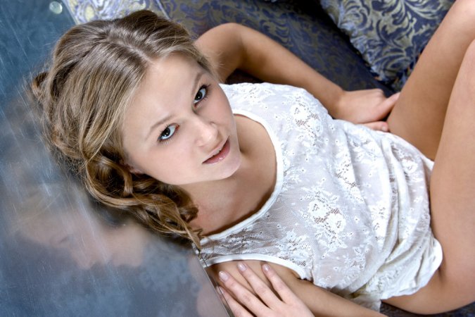 Alexandra D – Young babe wants some fun photo 15