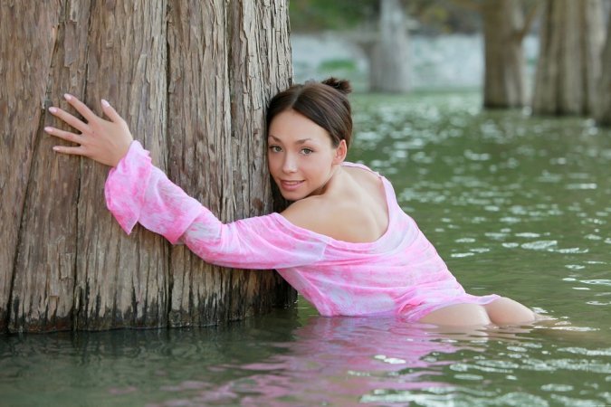 Julia Gordon – Hottie gets outdoor orgasm photo 6