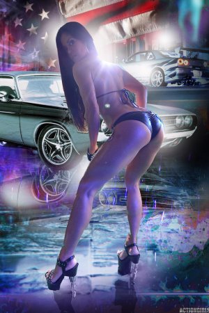 Carmen – Rogue babe exposing ass photo 11