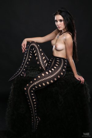 Malena – She looks like a shy babe photo 10