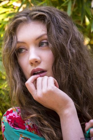 Elena Koshka – Her puffy nipples and perfect pussy photo 7